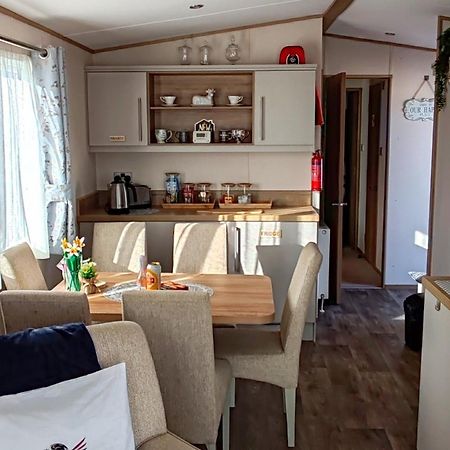 Eagle'S Den Caravan Lossiemouth Exterior photo